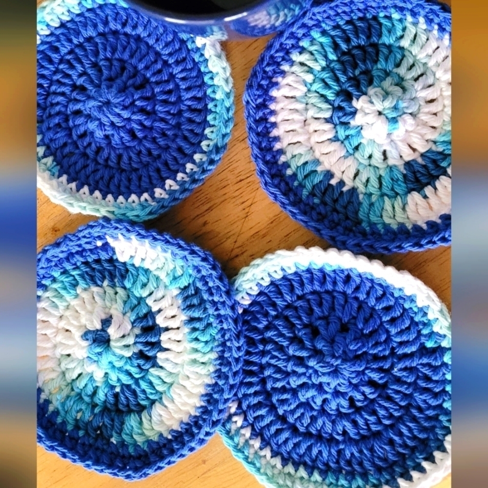 Handmade coaster set - Picture 2 of 4